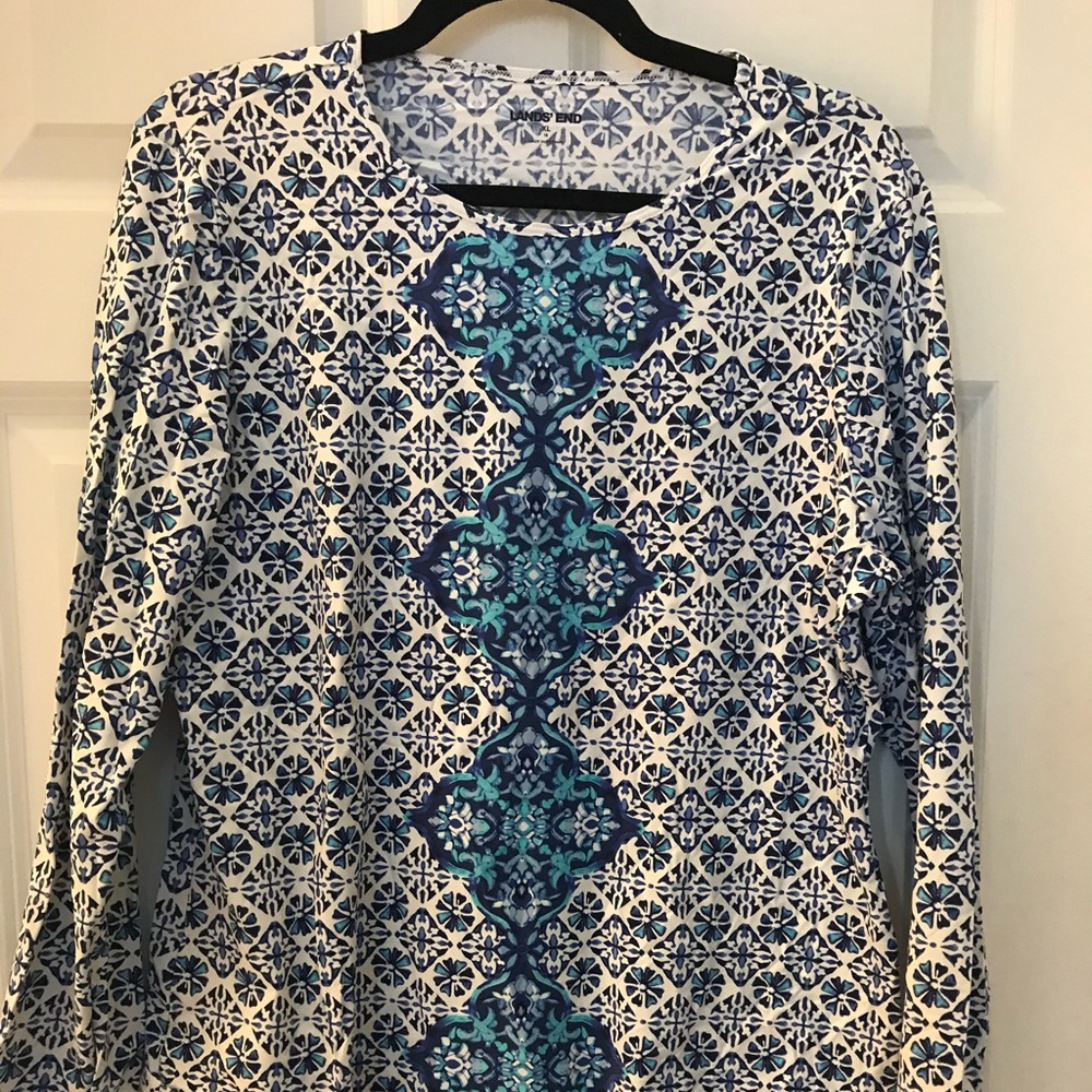 Land’s End rash guard XL
